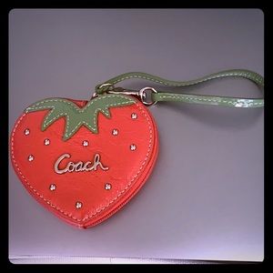 🍓New Coach Strawberry Coinpurse🍓